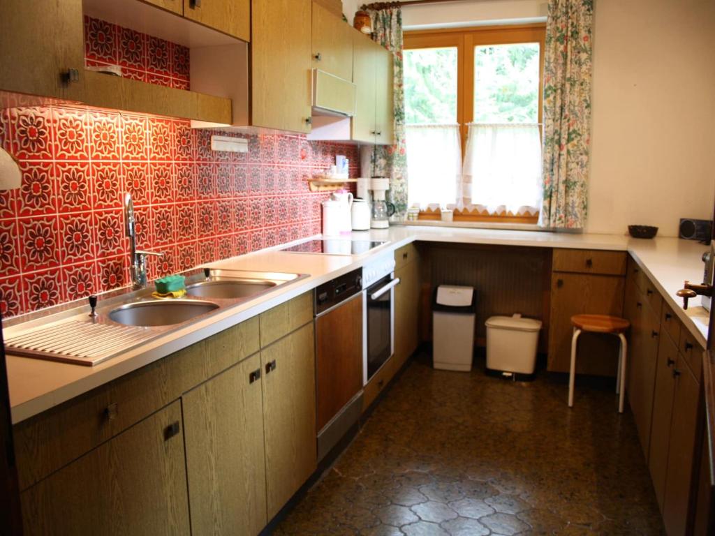 Large holiday home with plenty of privacy - 3