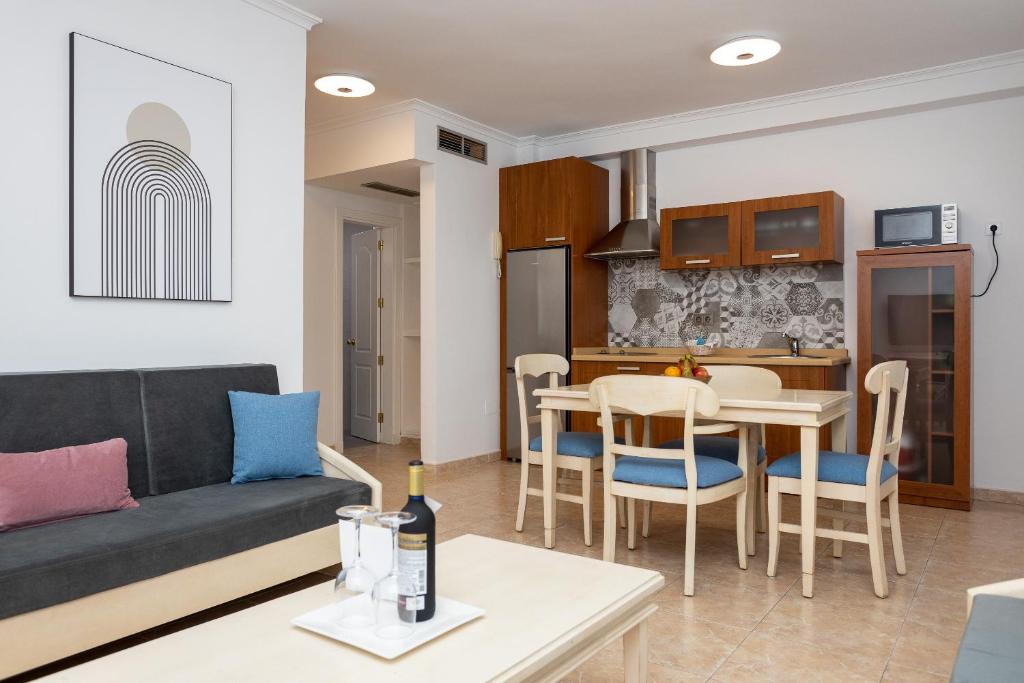Villamar Hotel — Hotel rooms in Esquinzo, Canary Islands