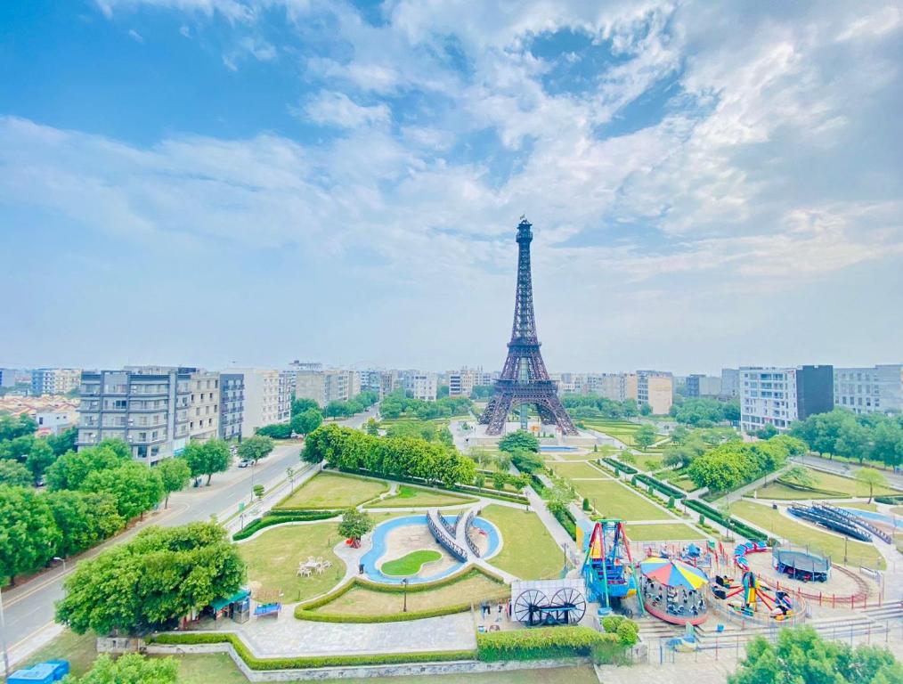 Facing Eiffel Tower Garden view prime location, Lahore