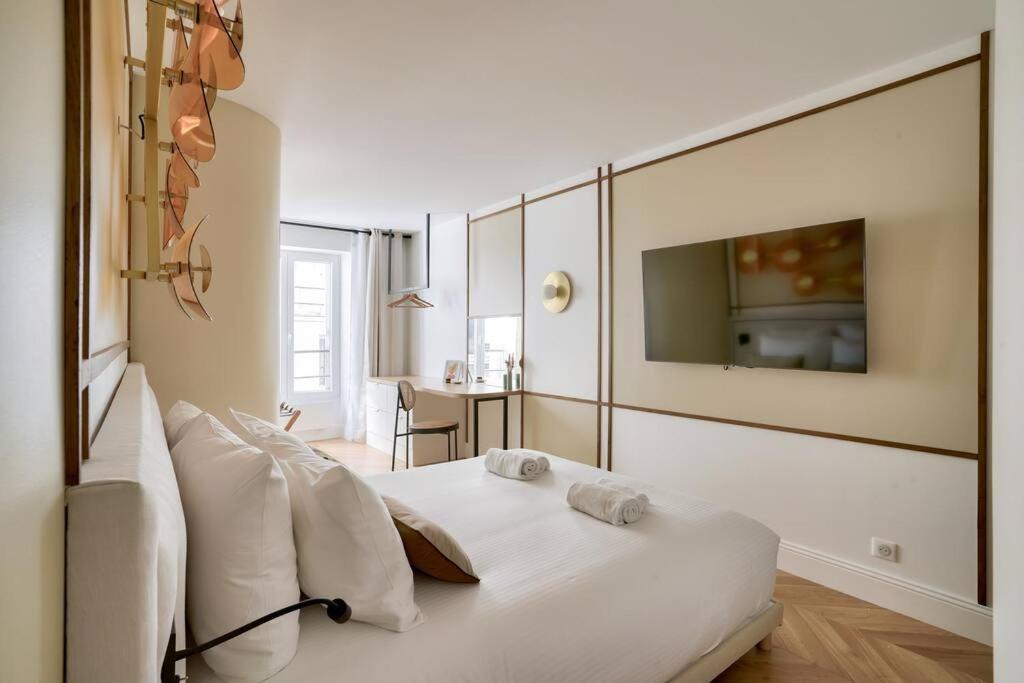 Amazing apartment for 6 in the center of Paris - 4