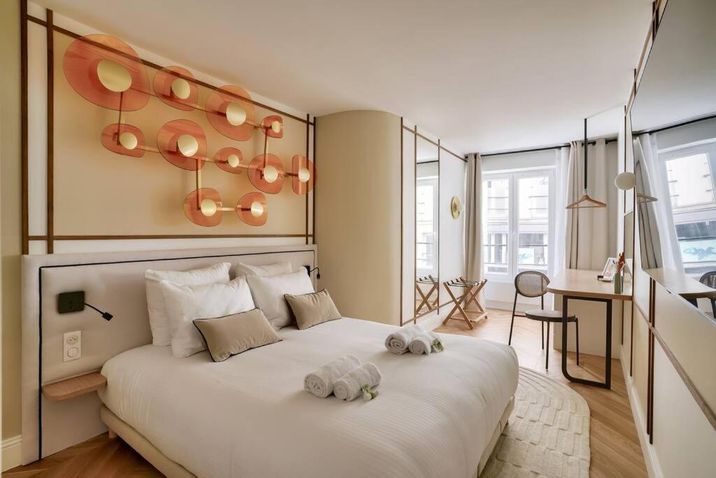 Amazing apartment for 6 in the center of Paris - 3