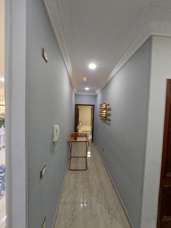 House for family only, Obour