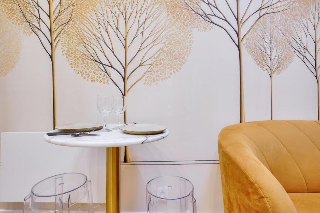 Beautiful studio in small house near Eiffel Tower - 4