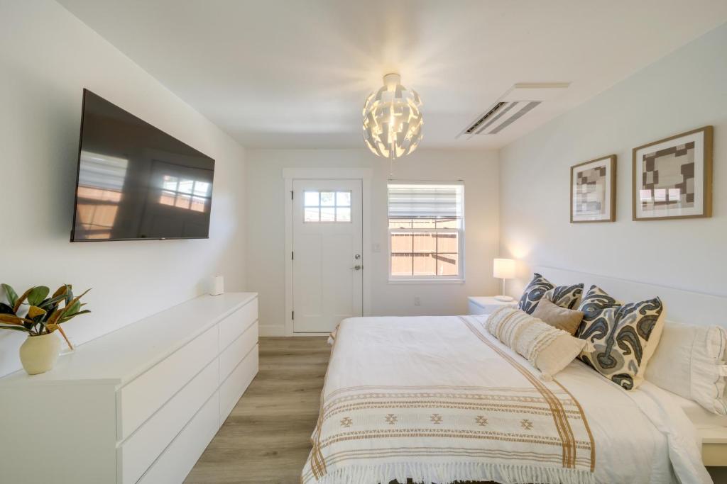 Walk to Water Soap Lake Studio with Patio!, Soap Lake