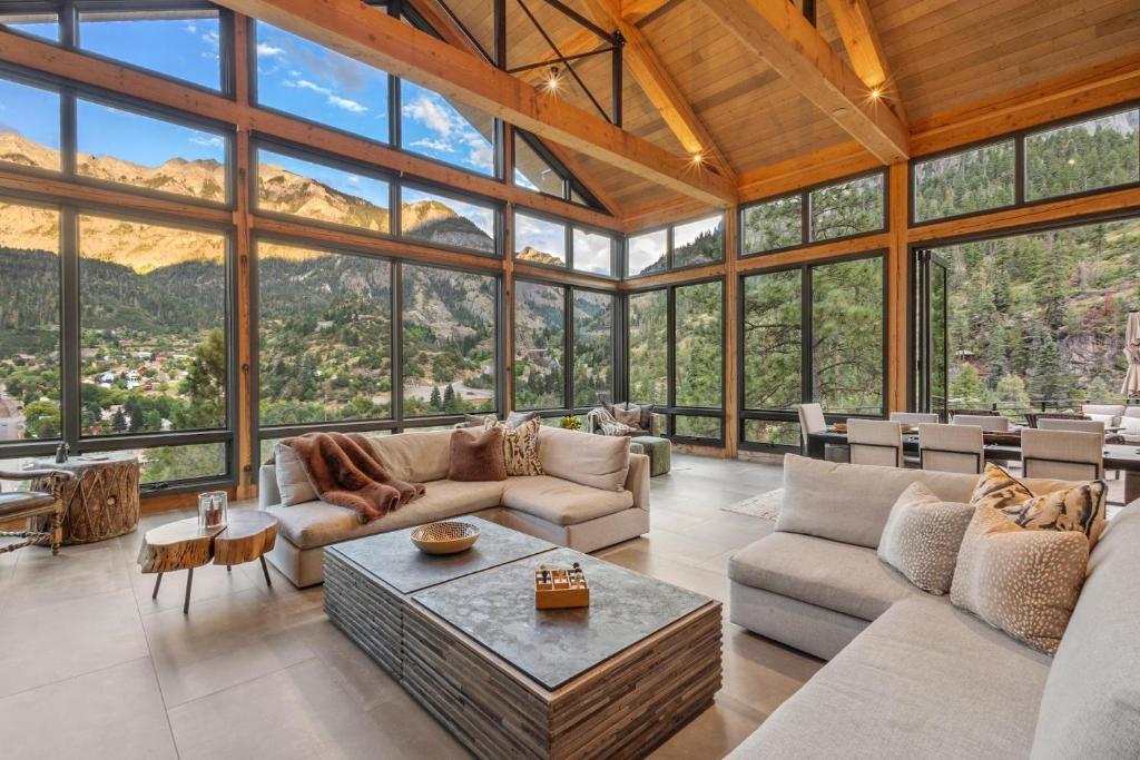 353 Pinecrest, Ouray