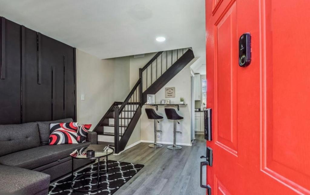 Camden's Charm Walking Distance Stadium, Convention, Univ of MD Downtown, Baltimore