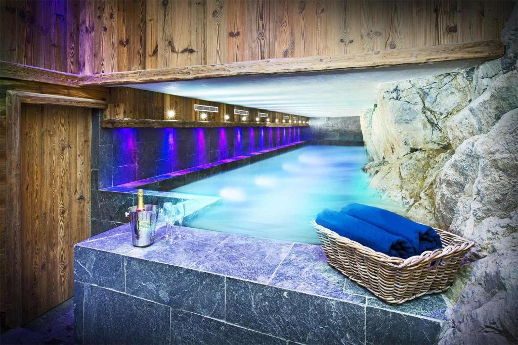 Madame Vacances Chalet Genepy - 1