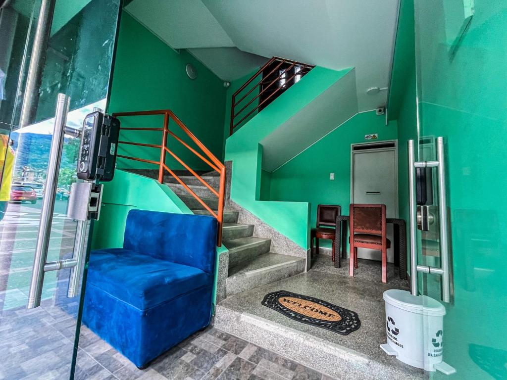 Neón Apartaestudios Autónomos - Recepción Digital 24H - 2