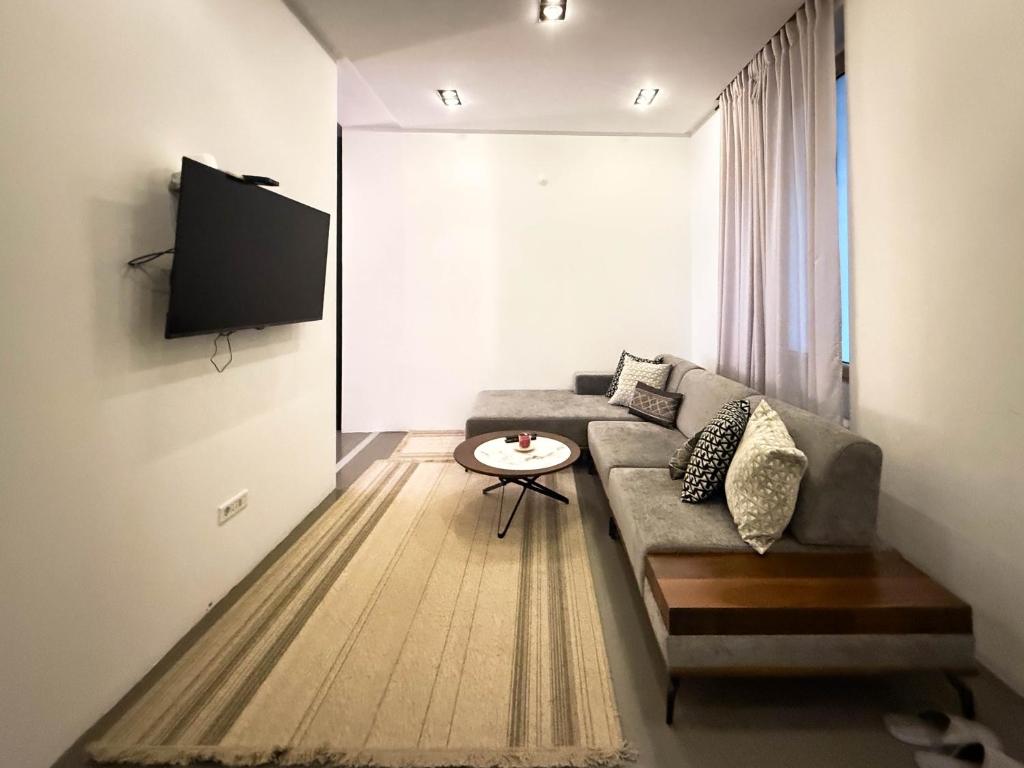 City Center Apartment - 2