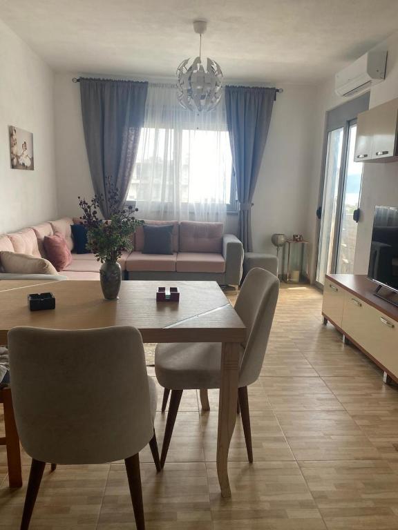 Sunset apartment, Vlorë