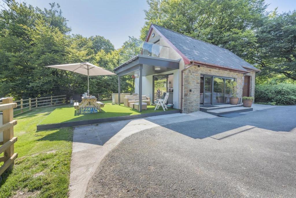 2 Bed in Llanybydder oc-b32255, Cwrt-newydd