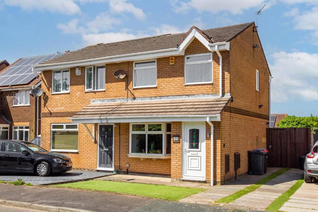 Curlew Stays - Semi Detached Home - Pet Friendly, Thornton