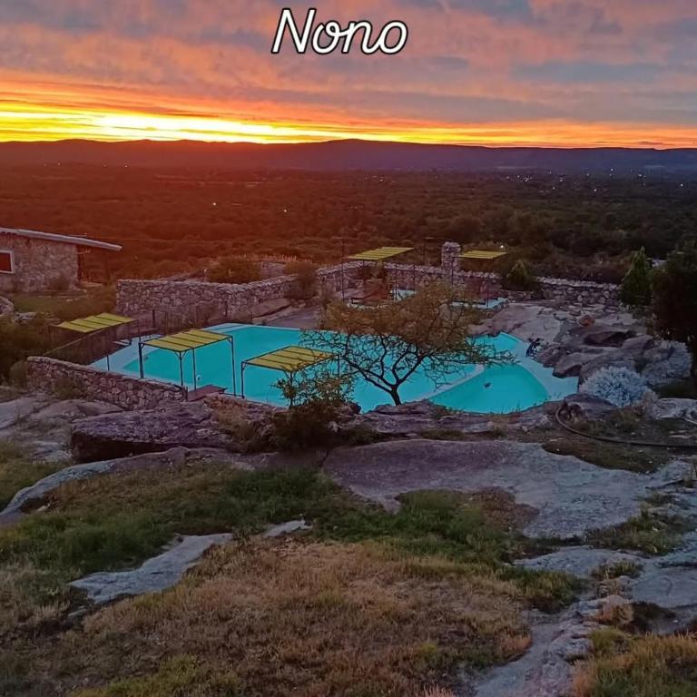 Suite's on the rock's, Nono