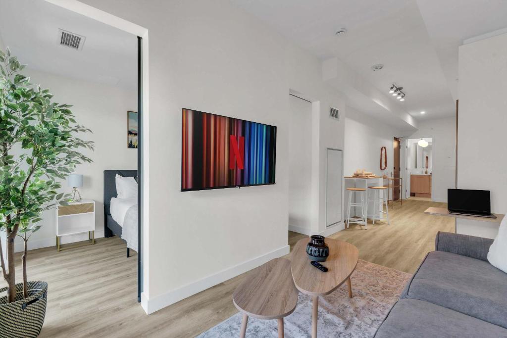 Oak & Gold Retreat DT Lux River Walks, Calgary