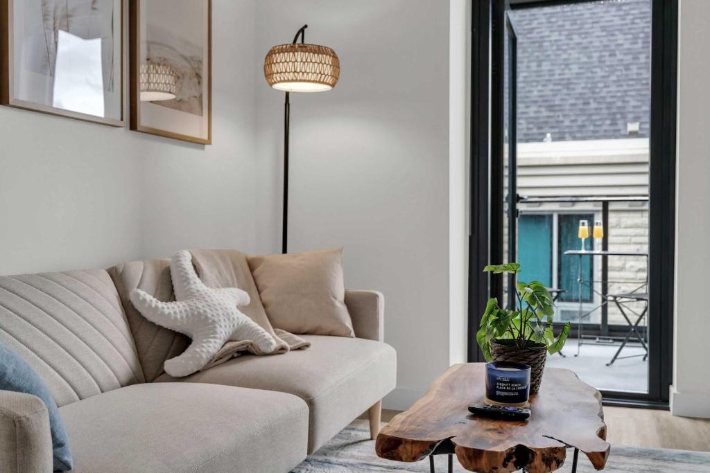 Coastal Winds DT Gym River Walk, Calgary