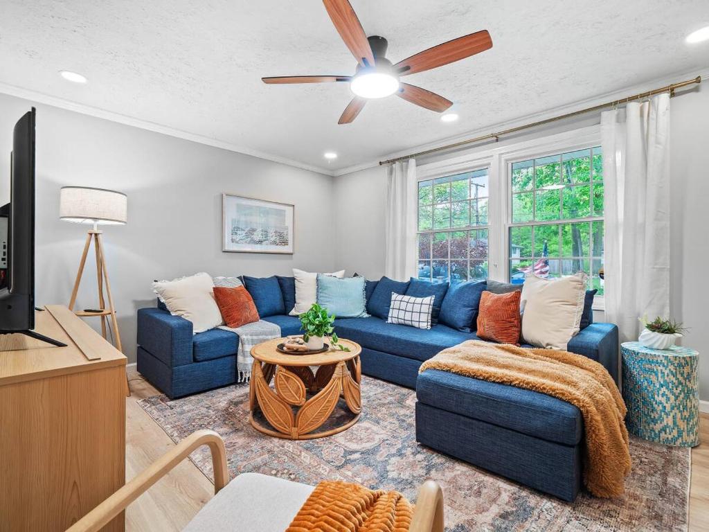 Hollyview Dr, Vermilion, Vermilion