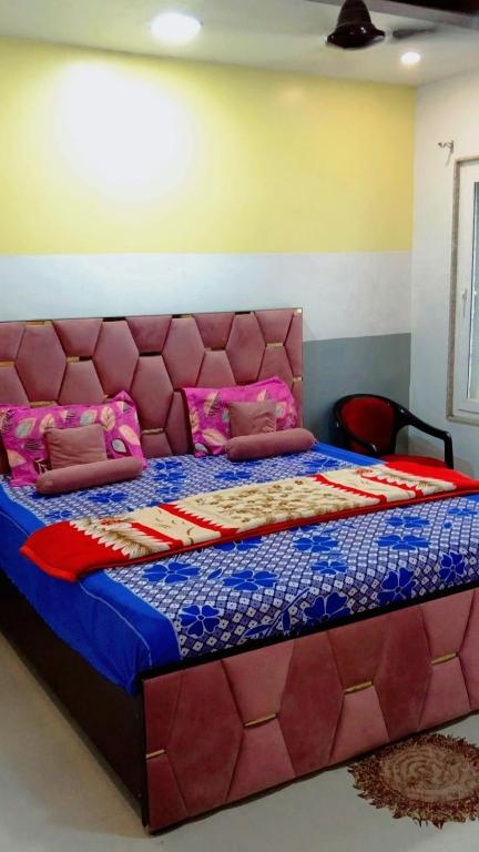 Dev PG Stay, Vrindavan