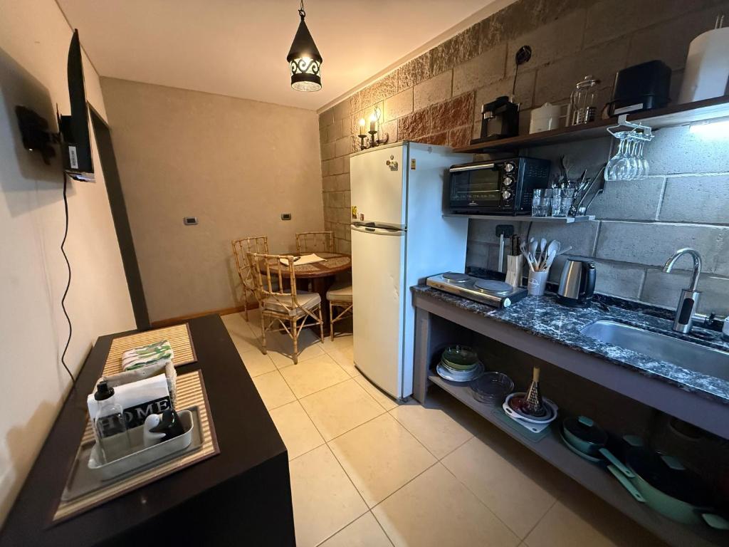 Dpto amplio con patio, churrasquera y cochera - 3