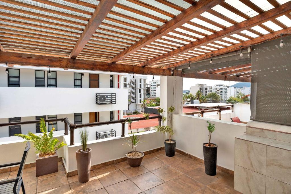Los Amores 30 | Private Patio | Courtyard/Garden Views | Pools | 10-Min Beach Walk - 5