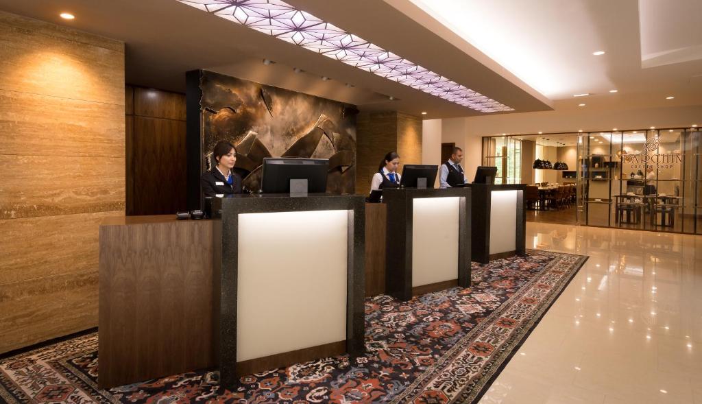 Radisson Blu Hotel, Yerevan フロント・ロビー