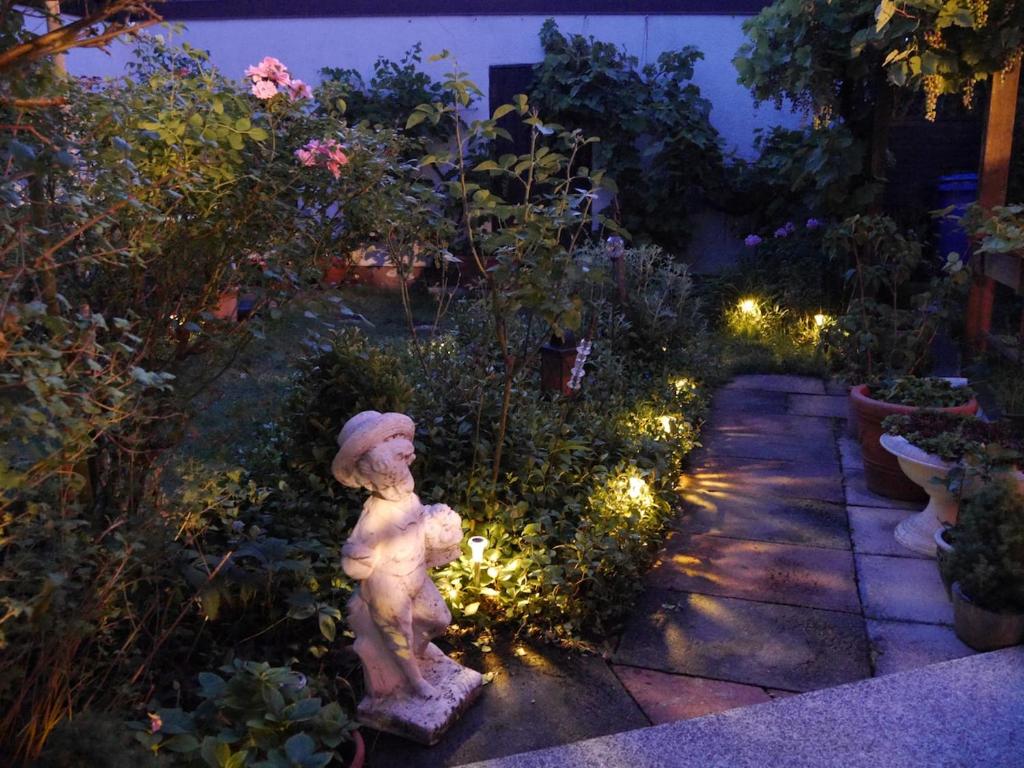 Charming, bright family home with conservatory, Norimberk