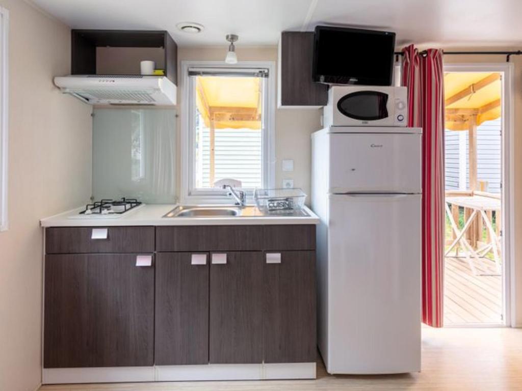 Mobil home avec terrasse à Bormes-les-Mimosas - API-1-52-270 - 2