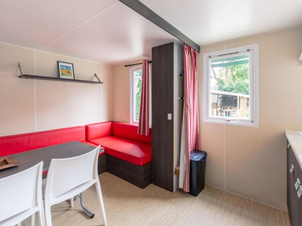 Mobil home avec terrasse à Bormes-les-Mimosas - API-1-52-270 - 4