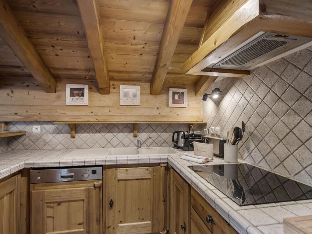 Chalet indépendant à Courchevel 1650 avec sauna, 4 chambres, parking - FR-1-563-162 - 4