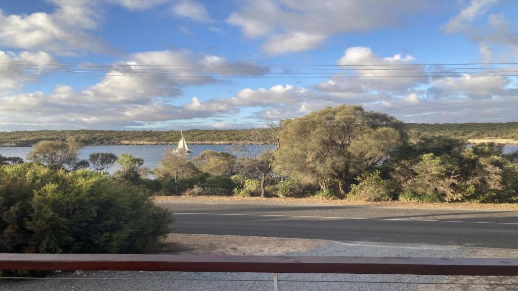 Off The Net - New Listing - Esplanade Property With Views Of The Channel, Coffin Bay