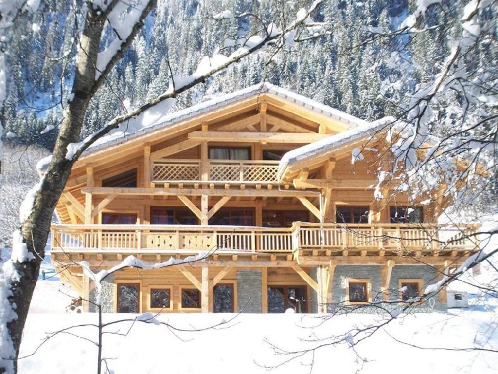 Chalet spacieux pour 14 pers, sauna et jacuzzi - FR-1-676-226, Châtel
