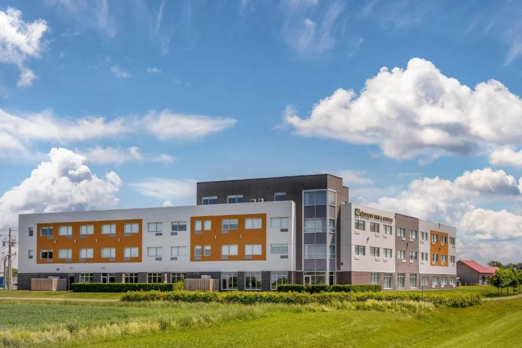 Quality Inn & Suites, hotel in Mont-Joli