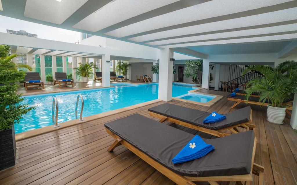Swimming pool