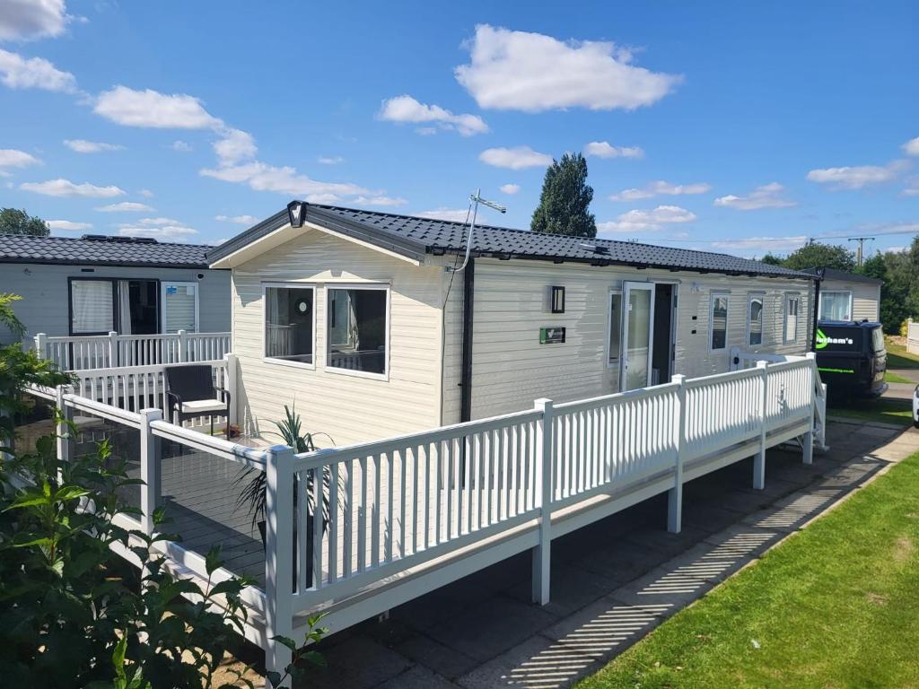 Parkdean Southview Vintage 33 8 Berth 3 Bed Caravan Glassed Front Veranda On Site Pool, Скегнесс