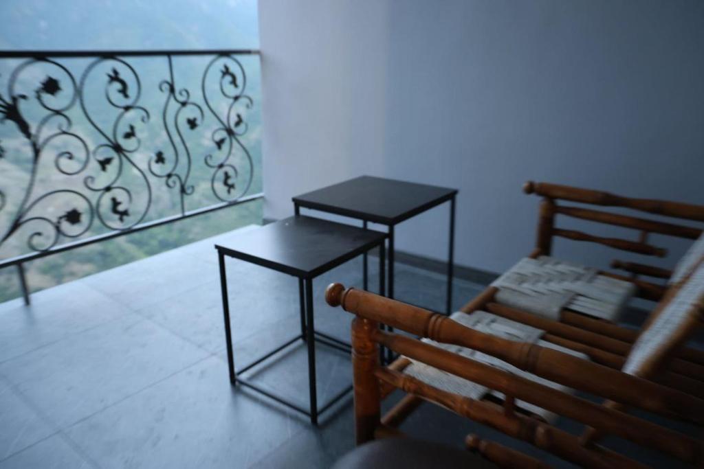Crest hotel 전경