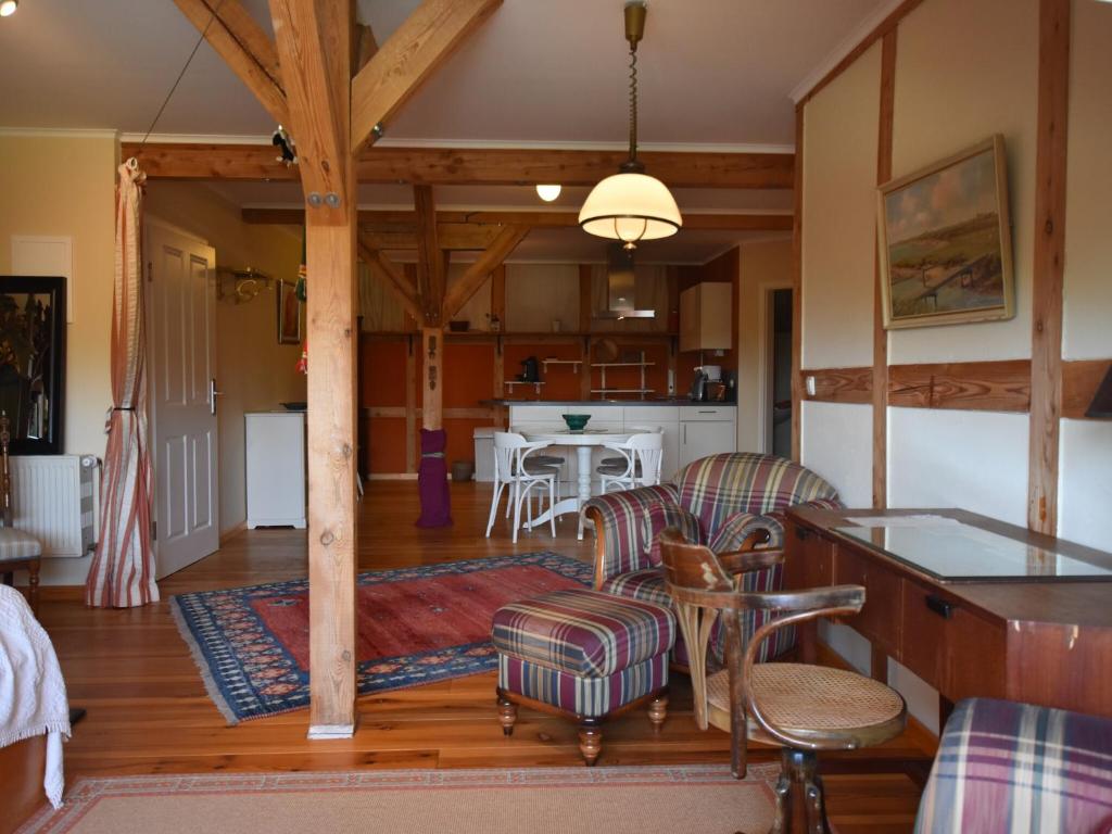 Rustic-style Apartment in Buschenhagen with Garden, Buschenhagen