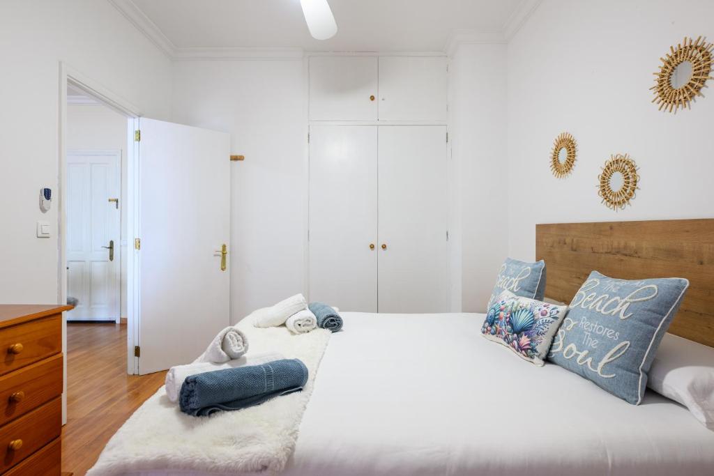 Gravina Beach Apartment 1 - 2