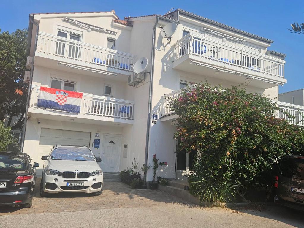 Apartments Miletic J-I 전경
