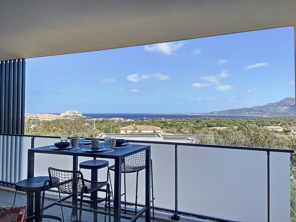 Grand appartement avec vue mer panoramique, Calvi