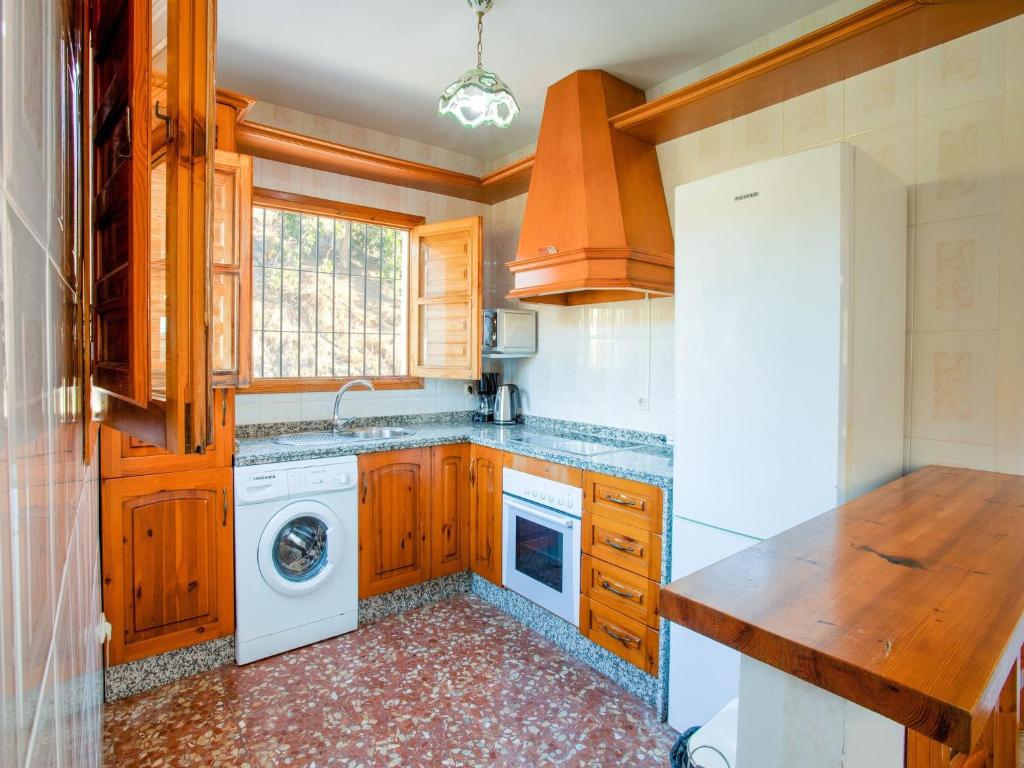 Sunny Solarium Holiday Home - 3