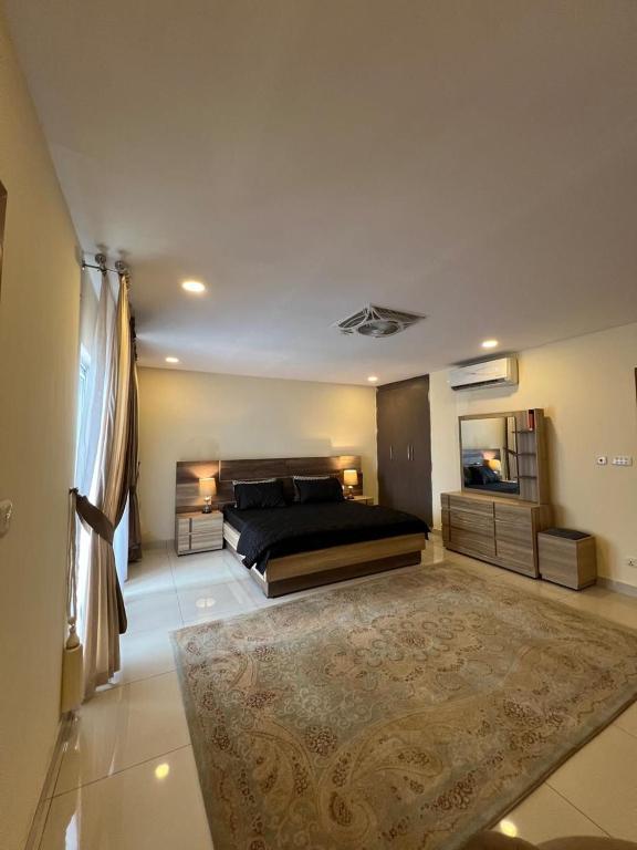 The Luxe Stop, Islámábád