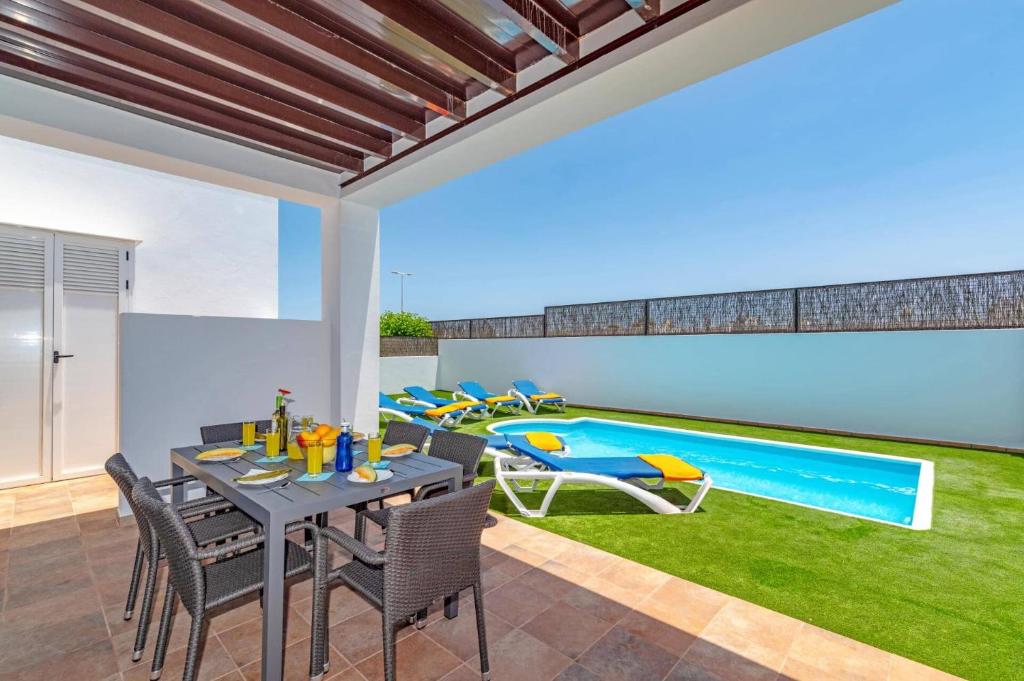 Villa Janubio by Villa Plus - 2