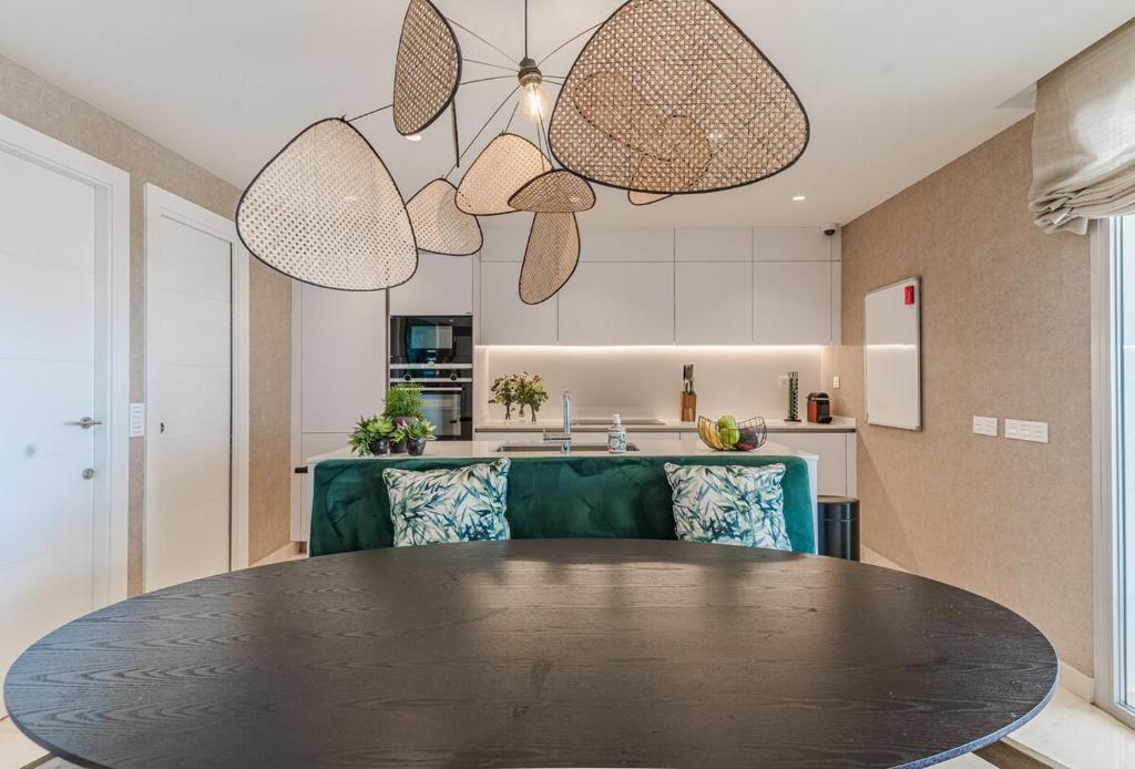 Modern Apt with Pool near Banús - 2