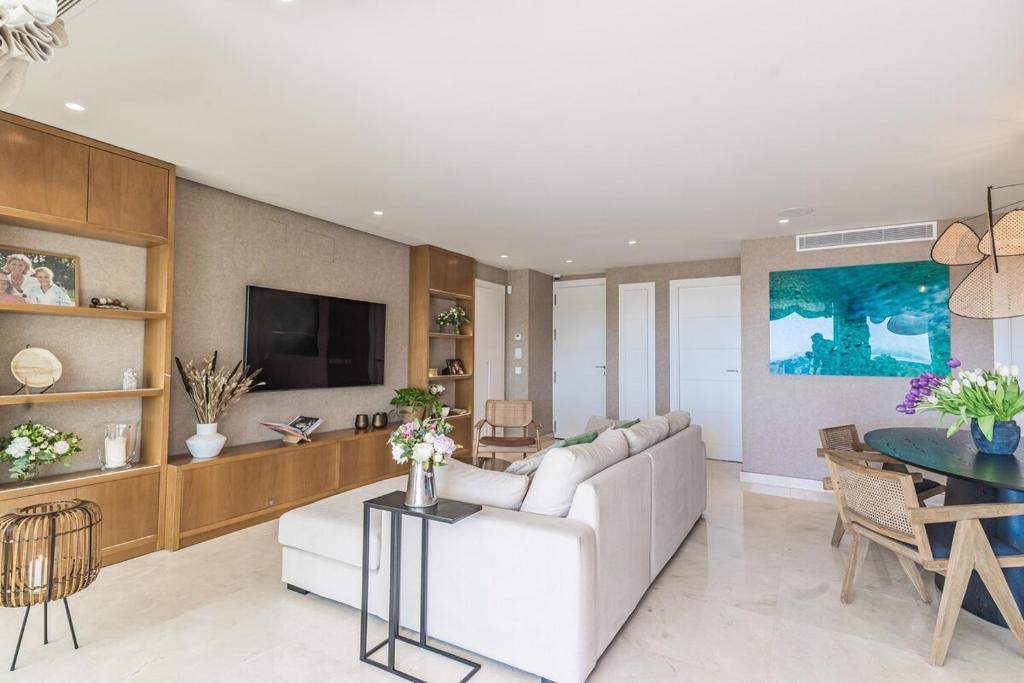 Modern Apt with Pool near Banús - 3