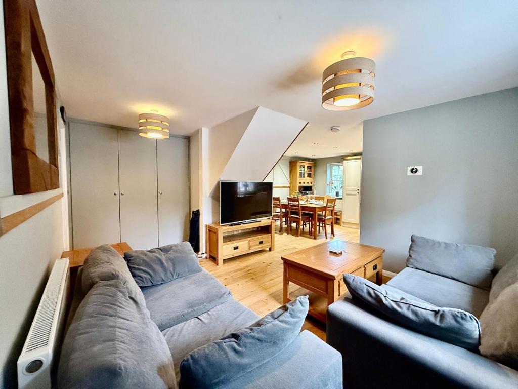 2Bed Cottage Near Odiham Castle Scenic Field Views, Greywell