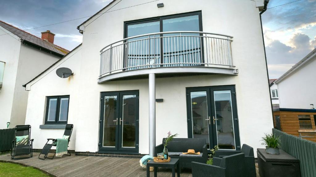 Traeth Atsain, Trearddur