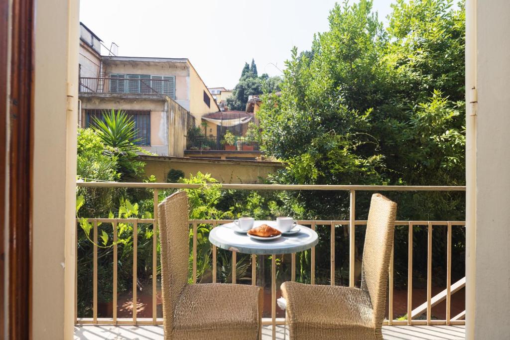 Spacious Oltrarno Apartment with Private Garden - 3