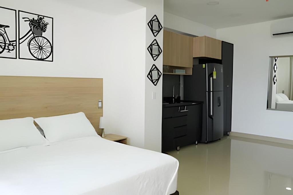 Brand New Condo With Balcony Near Beach & Old Town - 4