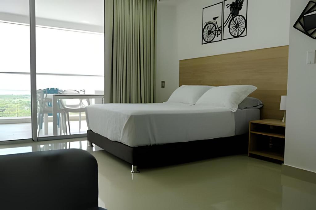 Brand New Condo With Balcony Near Beach & Old Town - 5