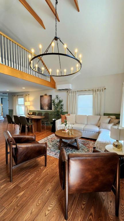 Duplex Rooftop at MIT Kendall Sq - 2 FREE Parking, Cambridge