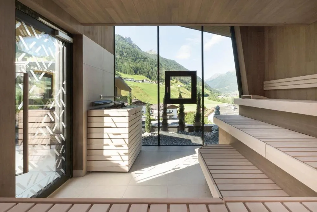Neueröffnung ELVA PREMIUM APARTMENT HOTEL inklusive Sommerpass STUBAI SUPER CARD, hotel v Neustift im Stubaital